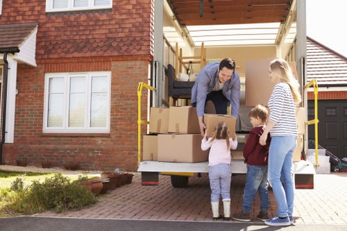 Removal truck hire for a smooth house move in Catford